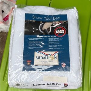 Medallion Saddle Pad - White